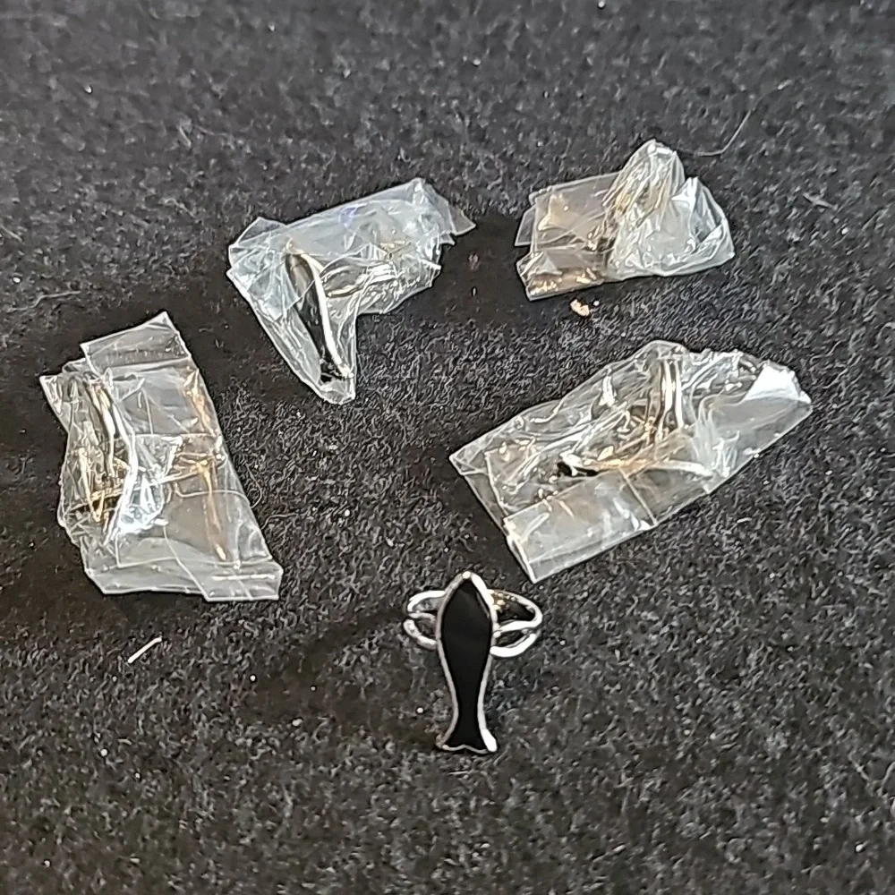 17 Adjustable Fish Rings 29 - Picture 2 of 3